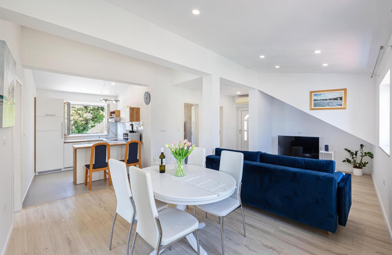 Villa New York Млини Екстер'єр фото