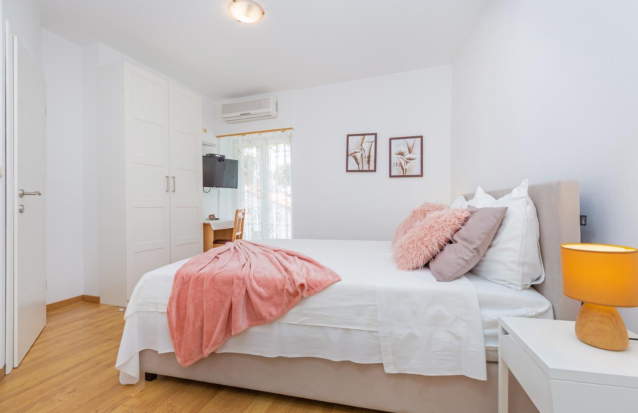 Villa New York Млини Екстер'єр фото