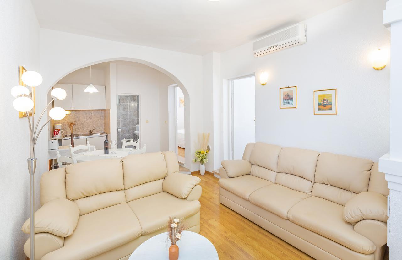 Villa New York Млини Екстер'єр фото
